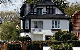 Wohnung In Stilvoller Villa